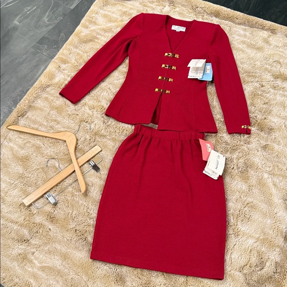 NWT St. JOHN Two Piece Suit Jacket 2 Skirt 6 ~ Red w/Gold Hardware Santana Knit - Picture 1 of 17